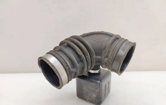 Suzuki Grand Vitara II Intake resonator 65JR04