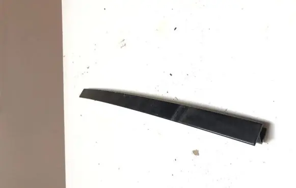 BMW 1 E81 E87 Rear door windshield rail 