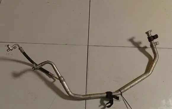 Renault Fluence Air conditioning (A/C) pipe/hose 924405970R