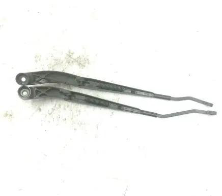 Chevrolet Camaro Front wiper blade arm