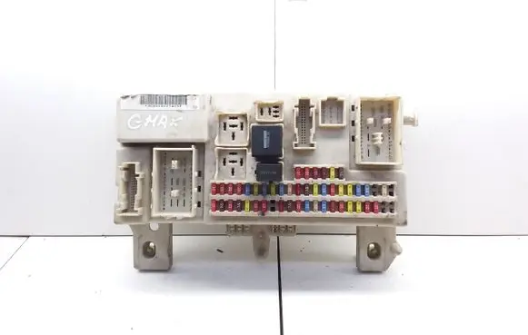 Ford C-MAX I Relay mounting block 3M5T14A073DG 519027403
