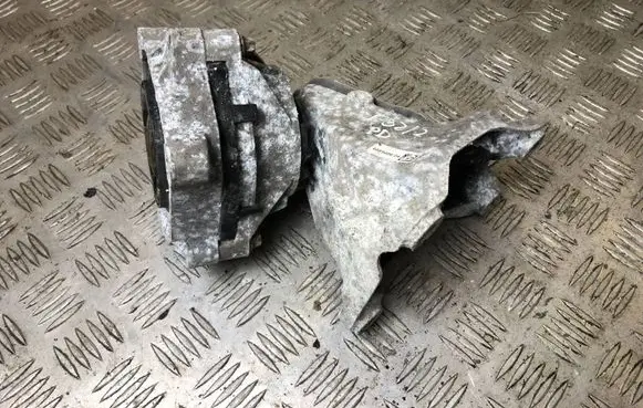 BMW 4 F32 F33 Engine mounting bracket 6859414 6859406