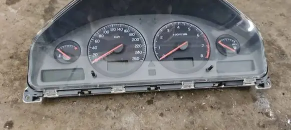 Volvo S60 Speedometer (instrument cluster) 9499668