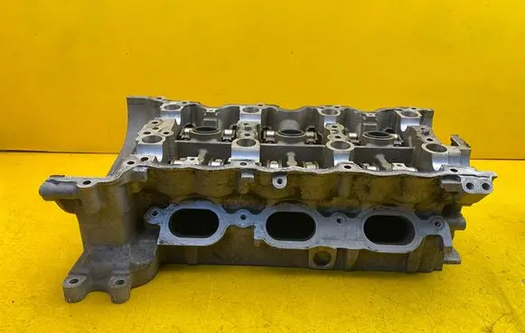 Mercedes-Benz E W212 Engine head R2720163001