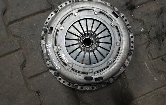 Skoda Octavia Mk2 (1Z) Dual mass flywheel 2294000113 24031801
