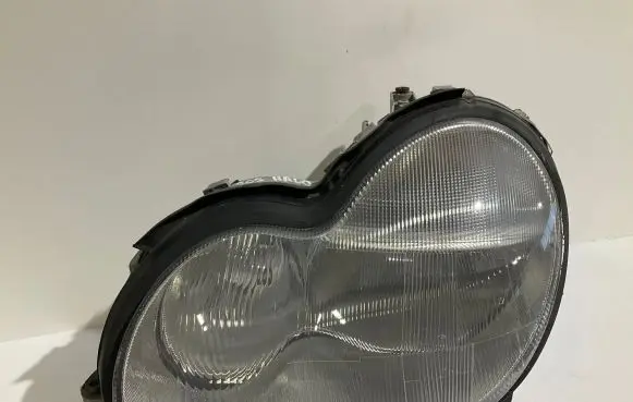 Mercedes-Benz C W203 Headlight/headlamp A2038200761 0301166601