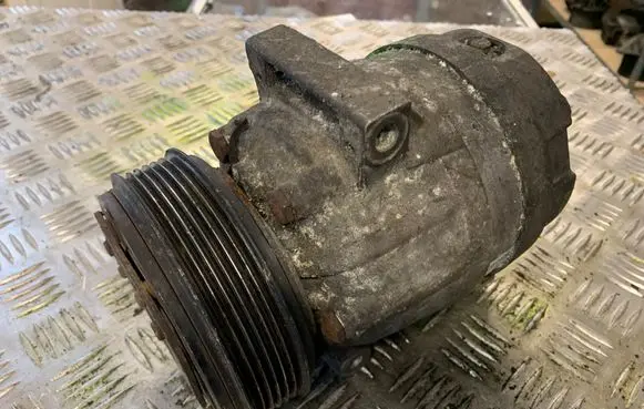 Renault Laguna II Air conditioning (A/C) compressor (pump) 820021822