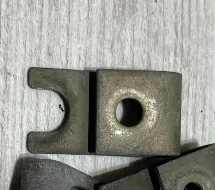 Mercedes-Benz SL R129 Fuel Injector clamp holder