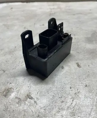 Mercedes-Benz E W211 Glow plug pre-heat relay