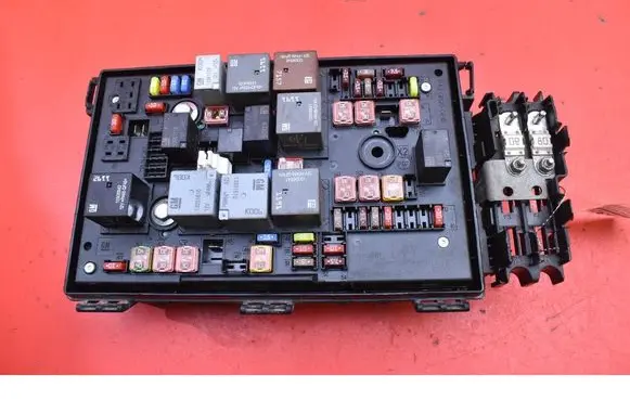 Opel Astra J Fuse box set 13343764RY