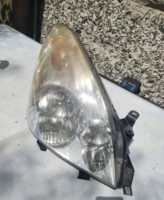 Toyota Corolla Verso AR10 Headlight/headlamp
