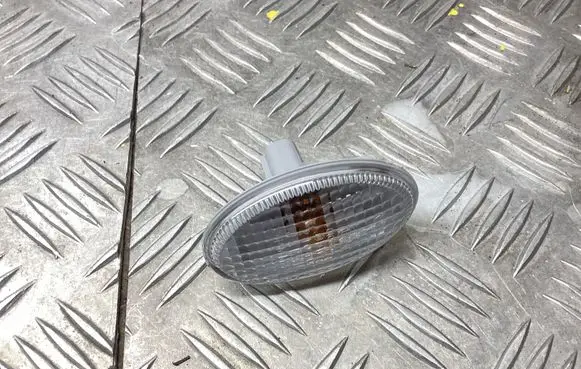 Subaru Forester SG Front fender indicator light 84401SA000