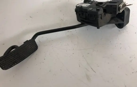 Opel Zafira B Accelerator throttle pedal 9202343BW