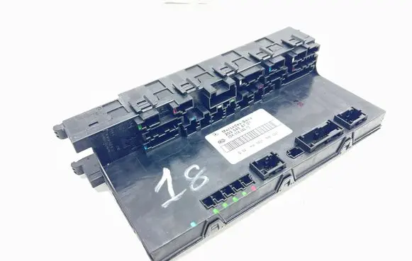 Mercedes-Benz C W203 Fuse module 2035454701 5DK00848675