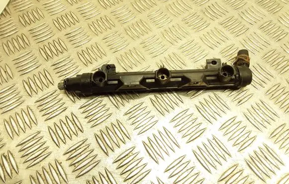 Skoda Fabia Mk2 (5J) Fuel main line pipe 03E133320A