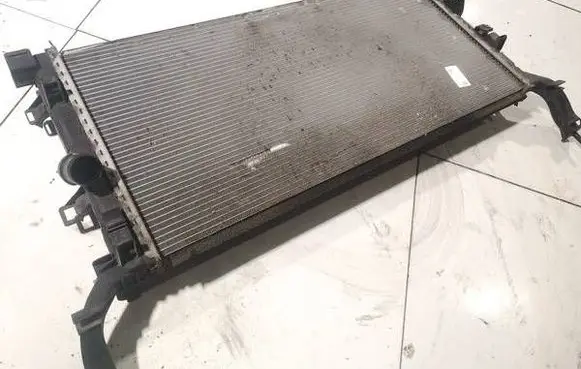 Renault Laguna III Coolant radiator 