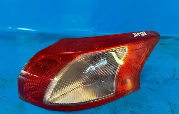 Mitsubishi Lancer VIII Boot/trunk interior light 8330A278