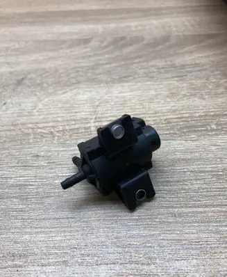 Lexus IS 220D-250-350 Turbo solenoid valve 258600R010 72828606