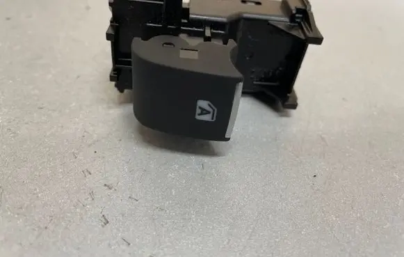 Toyota Camry VIII XV70 Electric window control switch 1242199