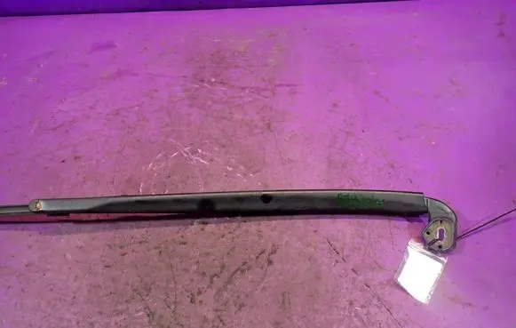 Seat Leon (1P) Front wiper blade arm