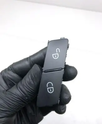 Mercedes-Benz C W204 Central locking switch button A2048706410