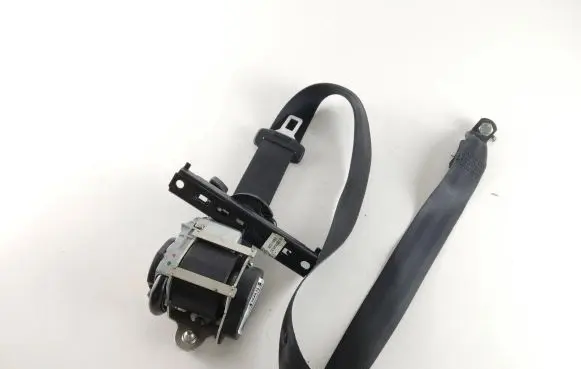 Opel Combo D Front seatbelt 735556824 00041