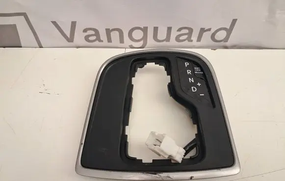 Hyundai i40 Gear shifter surround trim plastic 846033Z340 846533Z500