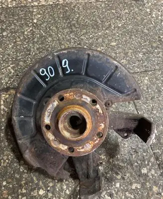 Skoda Octavia Mk2 (1Z) Front wheel hub
