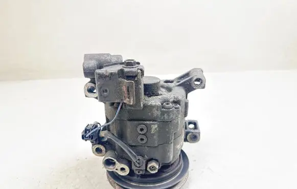 Nissan X-Trail T30 Air conditioning (A/C) compressor (pump) 926005M301