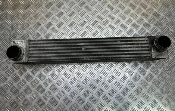 BMW 5 E60 E61 Intercooler radiator 7787446 17517787446