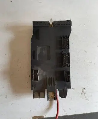 Mercedes-Benz Sprinter W901 W902 W903 W904 Fuse module A9015400150 0473501