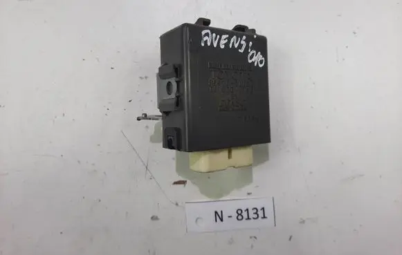 Toyota Avensis T270 Door control unit/module 8597020020