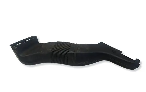 Volkswagen PASSAT B5 Air intake hose/pipe 058129617A 4615527979 8D0129617E