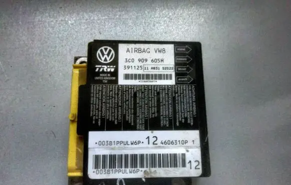 Volkswagen PASSAT B6 Airbag control unit/module 3C0909605M 391125 11H031S2522