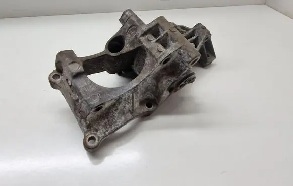 Other engine bay part
