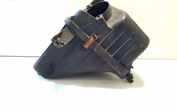 Suzuki Grand Vitara II Air filter box 67JA01