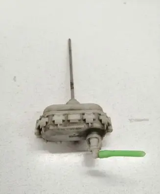 Audi A4 S4 B5 8D Central locking motor 8D0862153