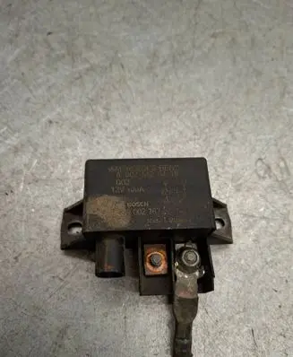 Mercedes-Benz E W211 Charging relay A0025426419 12V1V0A