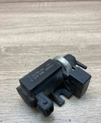 BMW 5 E39 Turbo solenoid valve 2247906