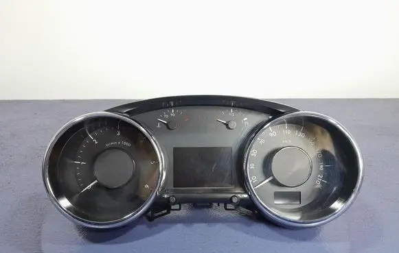 Speedometer (instrument cluster)