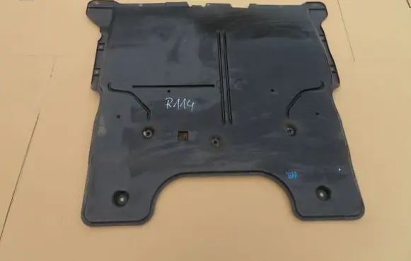 Volkswagen Polo V 6R Engine splash shield/under tray 2Q0825236C 2Q0825236D