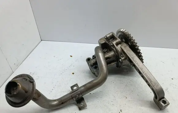 Volkswagen Touareg I Oil pump 070115105A 070115153 070115251K