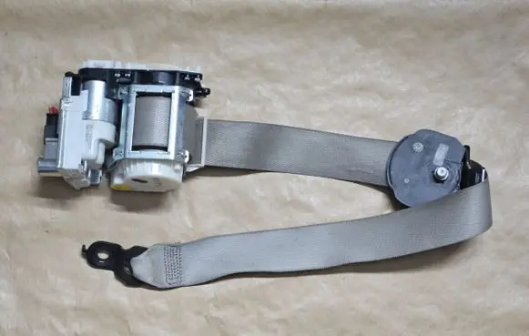 Mercedes-Benz GL X164 Front seatbelt 34051550