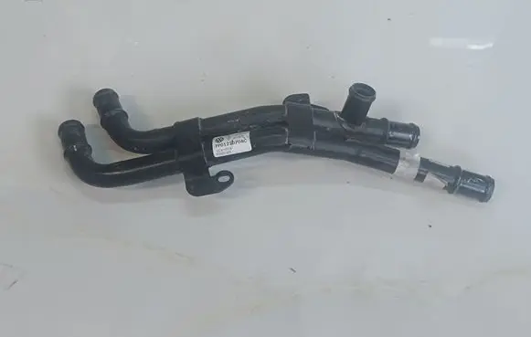 Volkswagen Touareg II Engine coolant pipe/hose 7P0121070AC