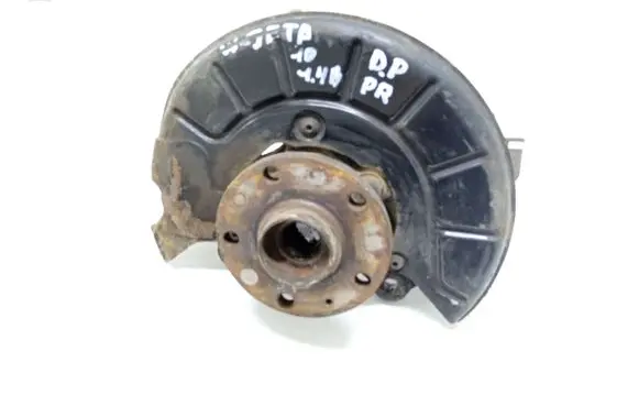 Volkswagen Jetta V Front wheel hub