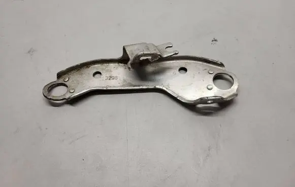 BMW M5 F90 Radiator mount bracket 7357220