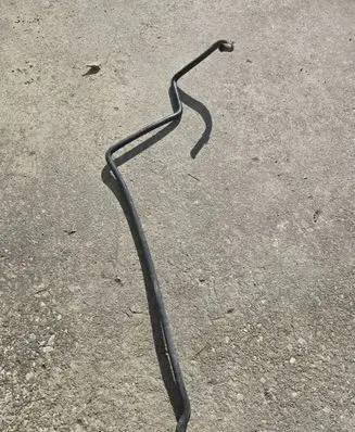 Engine coolant pipe/hose