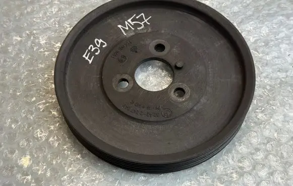 BMW 5 E39 Power steering pump pulley 2247046 32422247046 1928100271