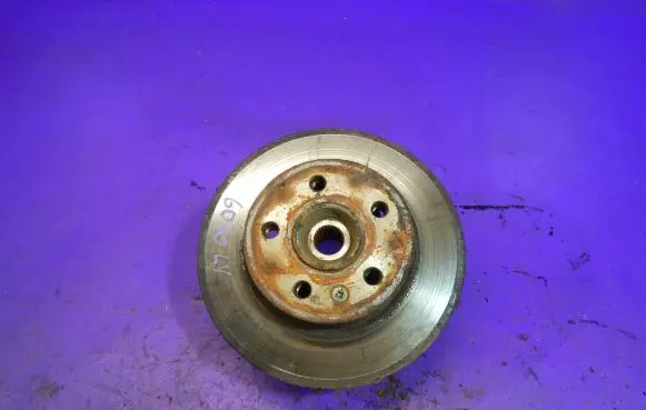 Mercedes-Benz Vito Viano W638 Front wheel hub spindle knuckle