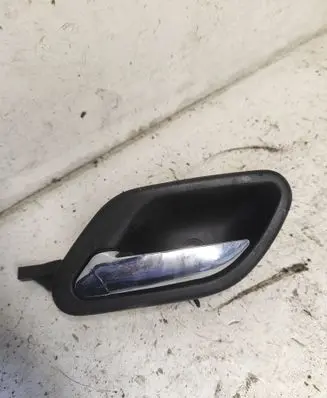 BMW 5 E39 Front door interior handle 8226049